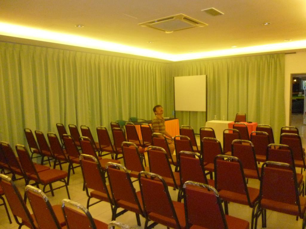G Six Hotel Sitiawan Εξωτερικό φωτογραφία